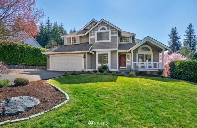 3 Bedroom 2.5 Bath Hilltop Home w/Beautiful Yard! - 1122 32nd Street Court Northwest, Wollochet, WA 98335