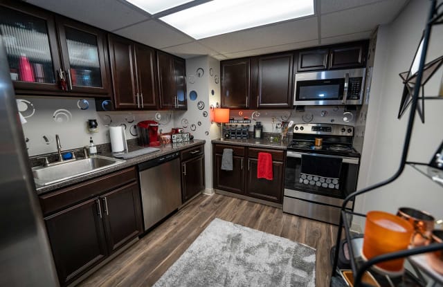 Laurel Village Apartments Gallery 3