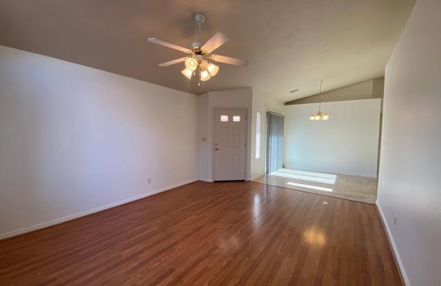 ADORABLE HOUSE FOR RENT IN HURRICANE photos photos