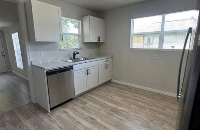 4675 47th Court Gallery 2