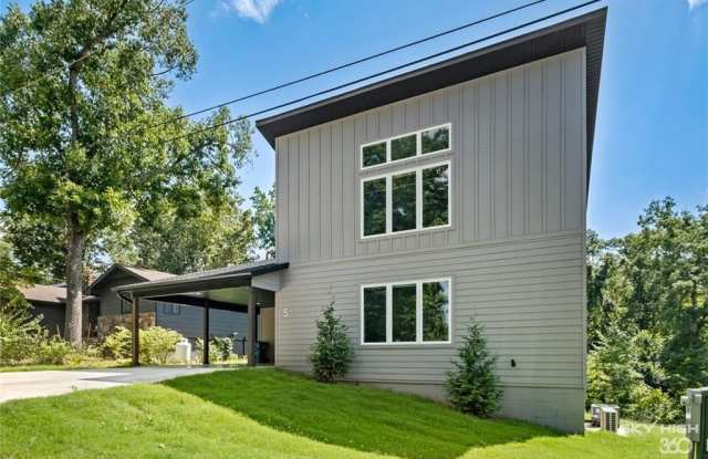 5 Blandford  LN photos photos