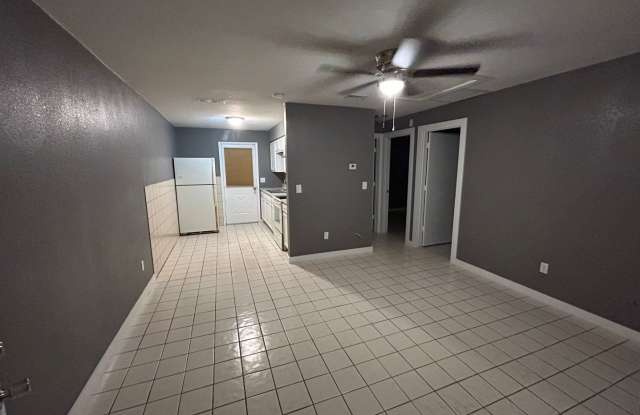 2/1 Apartment near Siesta and centrally located! photos photos