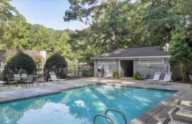 527 Warm Springs Cir Gallery 3
