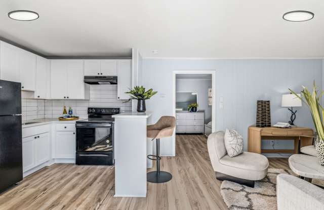 4233 Brownsboro photos photos