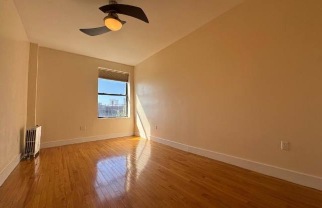 884 Riverside Drive Gallery 2