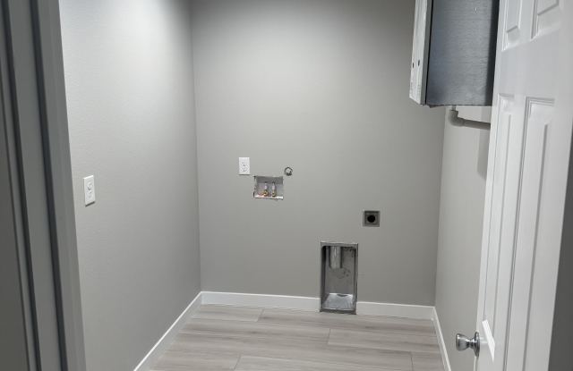 7622 Mcdougal Avenue Northeast Gallery 3