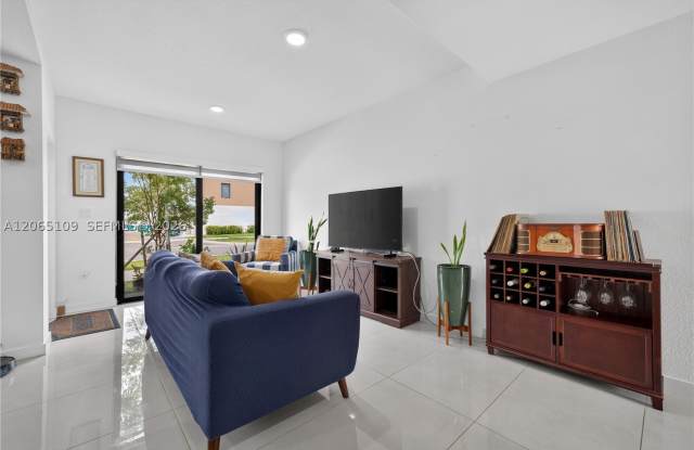 26175 SW 145th Ct Gallery 4