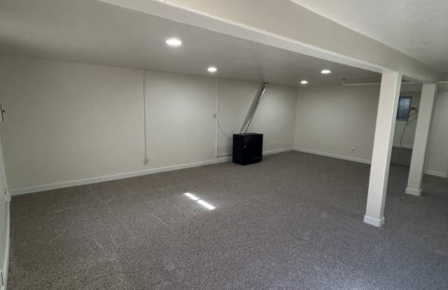 1802 Lead Avenue Southeast - 1802 1/2 photos photos