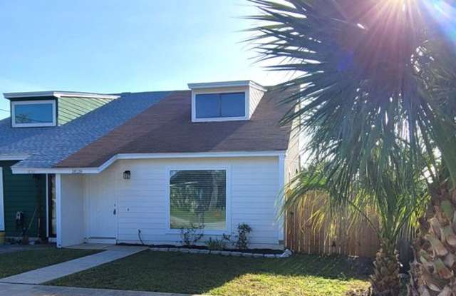 2 Story 2 Bedroom 2 Bath Townhome Centrally Located Gallery 1