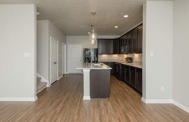 Spacious Townhome Available Now! Gallery 4
