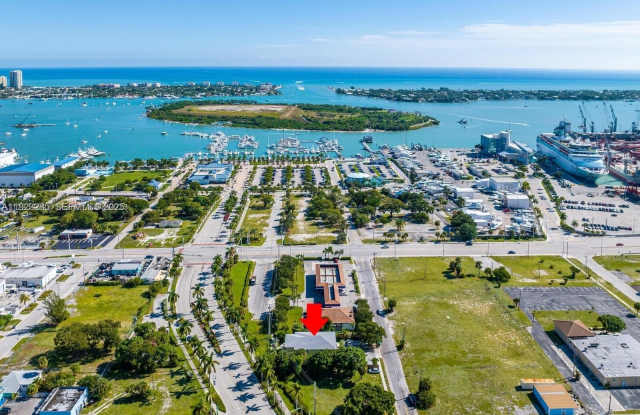 56 W 12th St photos photos