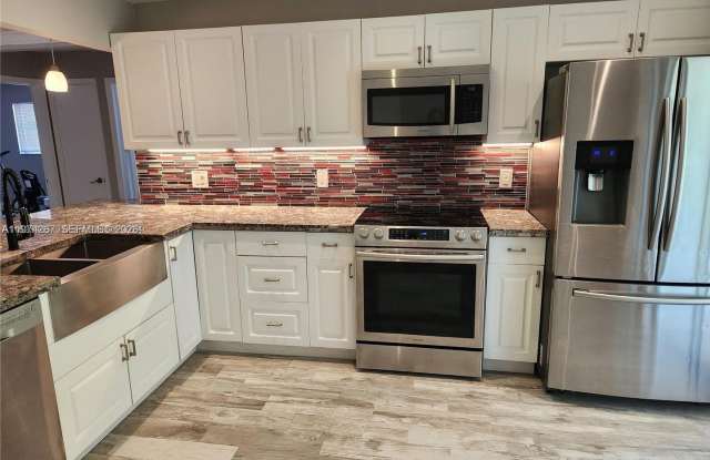 107 S 18th Avenue S _, Lake Worth Beach, FL 33460 photos photos