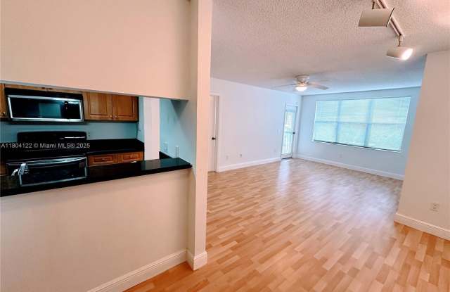 4521 W Mcnab Rd photos photos