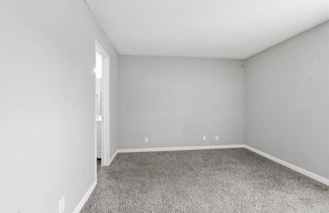 Woodland HIlls Apartments Gallery 4