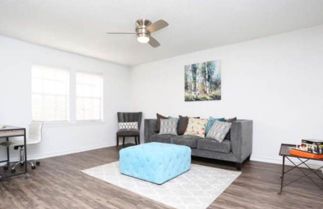 8587 Laurens Ln Gallery 3