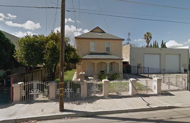 515 South Sacramento St - 515 South Sacramento Street, Lodi, CA 95240