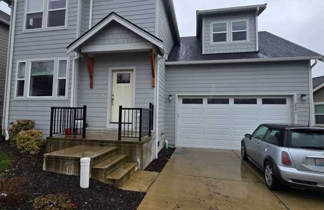 4 bed 2.5bath located in Ferndale For Rent photos photos