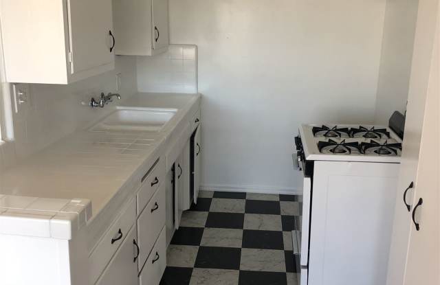 1635 N Hobart Blvd Apt 21 Gallery 4