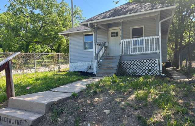Remodeled 2BR Home with Fenced Front Yard and Spacious Bedrooms photos photos Remodeled 2BR Home with Fenced Front Yard and Spacious Bedrooms photos photos
