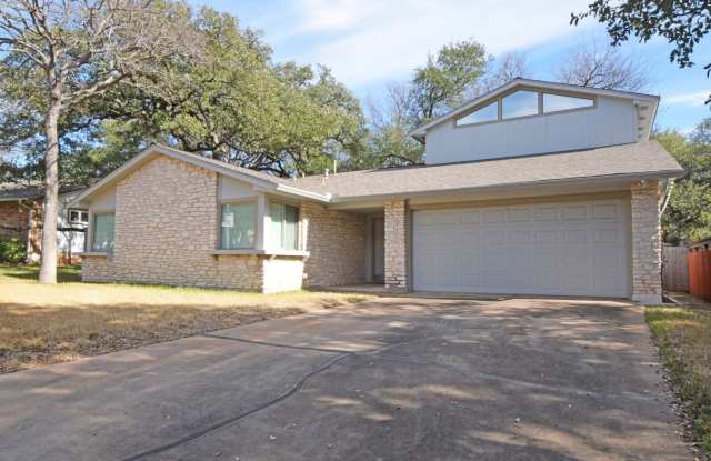 4/3 w/ Fenced yard & enclosed patio! photos photos
