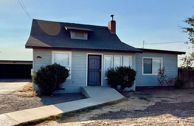 Country Living - Large 3 bedroom, 2 bath Home photos photos