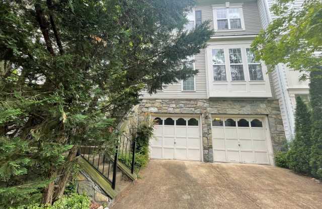Three Bedroom Townhouse on Eisenhower Avenue, Alexandria photos photos Three Bedroom Townhouse on Eisenhower Avenue, Alexandria photos photos