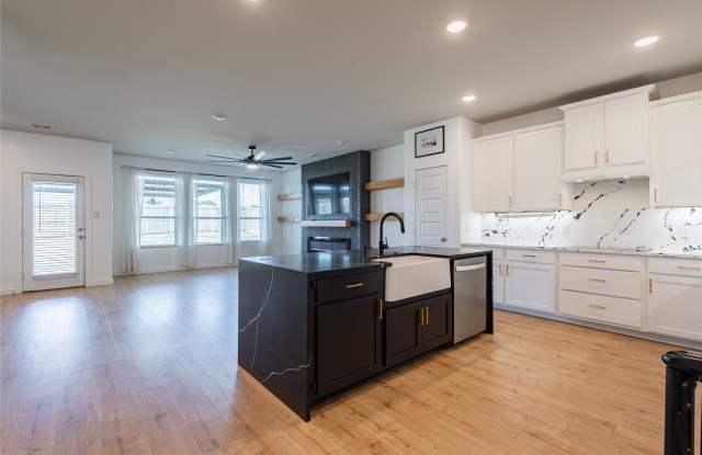 970 Hurstwood Drive Gallery 3