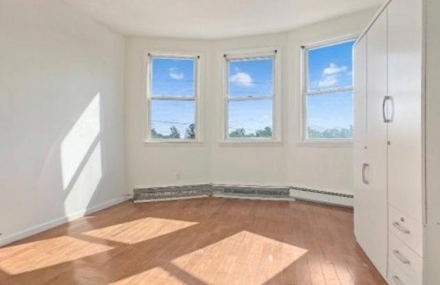 54 Gates Ave photos photos