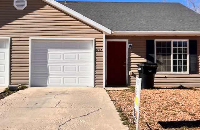 3 Bed 2 Bathroom House - 18 Month Lease Available! photos photos