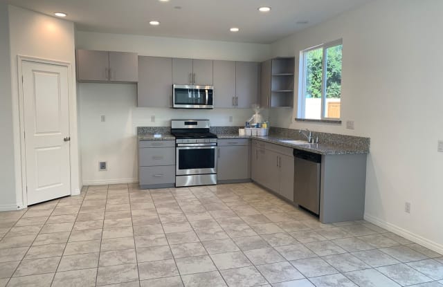 803 E. Soulagiana Court - 803 Soulagiana Ct, Willowbrook, CA 90059