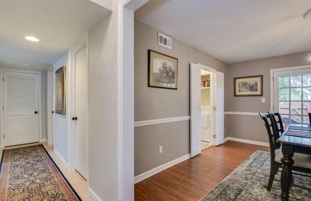 324 Laurens Street SW Gallery 4