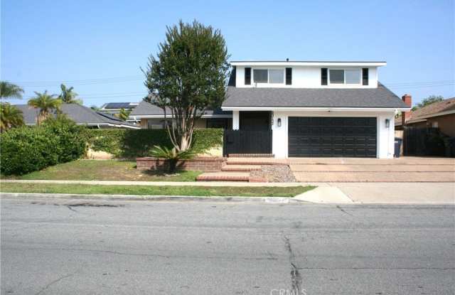 23132 El Caballo Street photos photos