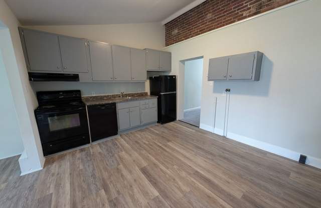 Large 2 Bed 1 Bath Townhome photos photos