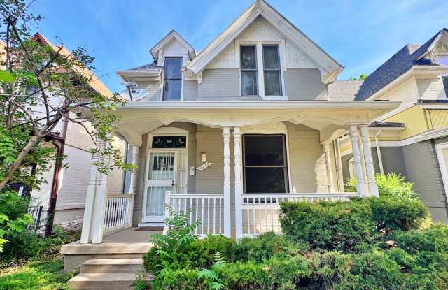 Historic Downtown 4 Bed 1.5 Bath Across from St Joes Hospital and Pres St Lukes. photos photos