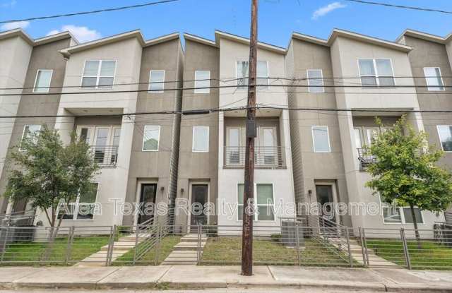 3113 Gillespie St - 3113 Gillespie Street, Houston, TX 77020