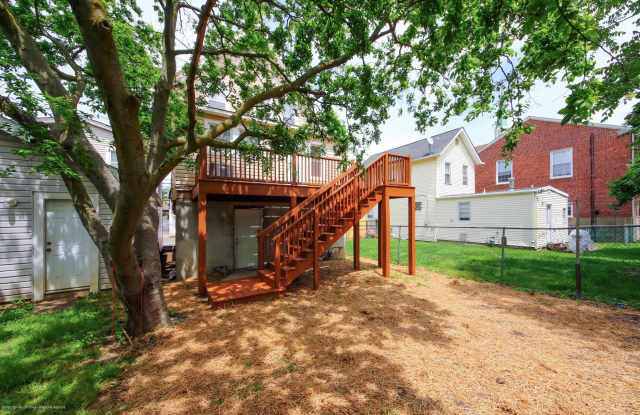 191 Bay Avenue Gallery 4