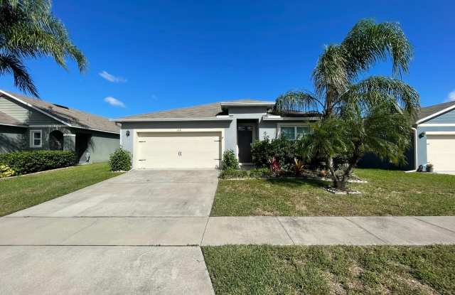 4 Bedroom 2 Bathroom home available in Edgewater, FL Gallery 1