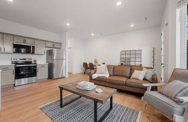 1216 Southwest Des Moines Street - 1 Gallery 3