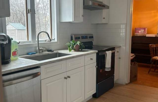 Beautiful 3 Bedroom, 2 Bathroom Home – Walking Distance to Strong Hospital! photos photos