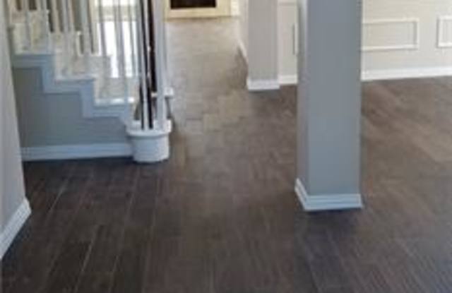 8504 Wellington Point Drive Gallery 3