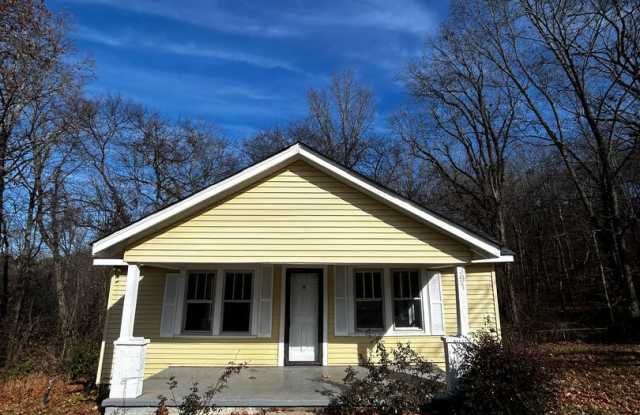 Seconds from Battlefield PKWY - 1 bed, 1 bath, newly renovated home! photos photos