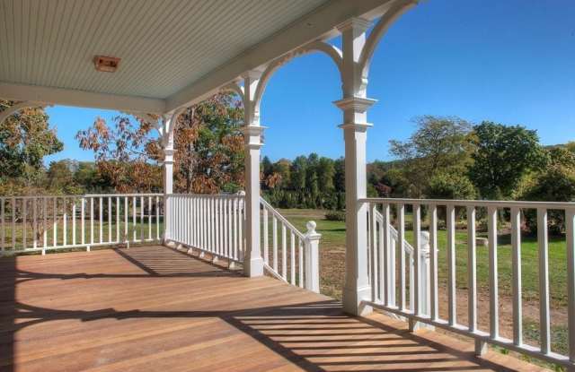 5253 UPPER MOUNTAIN ROAD Gallery 3