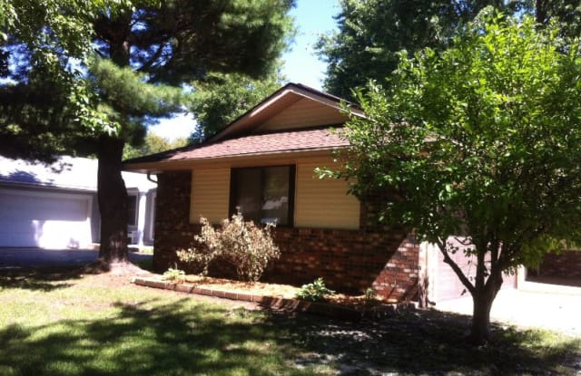 216 Glasgow Dr - 216 Glasgow Drive, Springfield, IL 62702