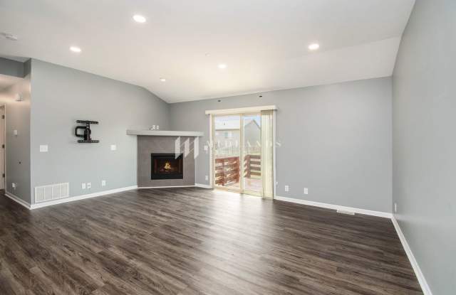 Bennington Split Entry! Gallery 4