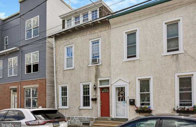 525 GREEN LANE photos photos