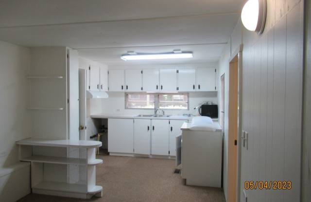 Cute 2 Bedroom, 2 Bathroom Mobile Home Gallery 4