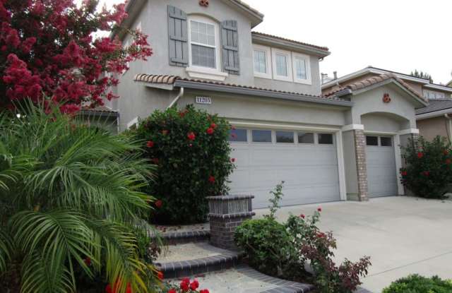 MOVE-IN READY 4+3 in gated community w/pool + spa! (11205 Salerno) - 11205 Salerno Way, Los Angeles, CA 91326