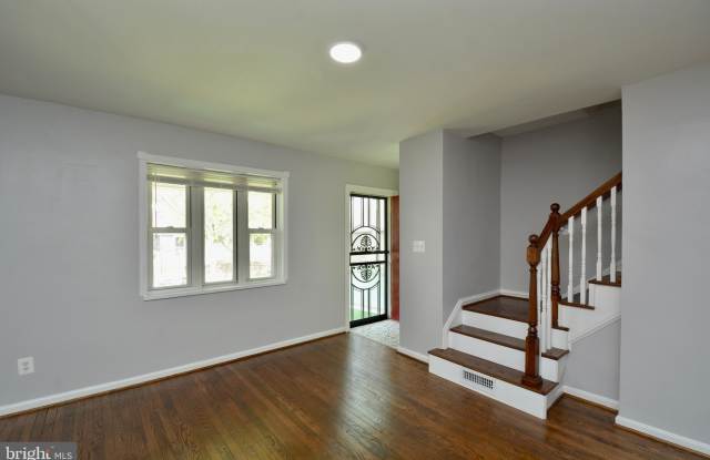 115 33RD STREET NE Gallery 4