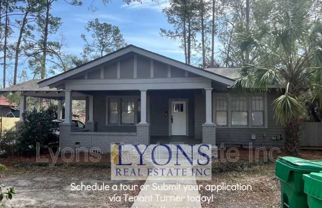 205 College St photos photos