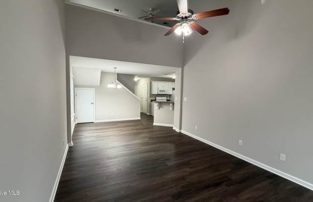 2220 Jasmine Way Gallery 3